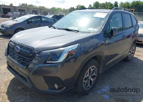 2022 Subaru Forester Premium z USA, uszkodzony, nr VIN JF2SKADC6NH434706